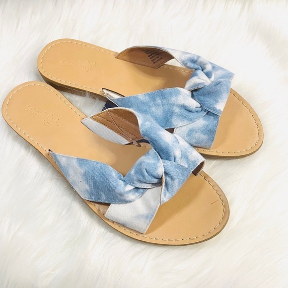 Universal Thread Melody Sandals in Blue - Picture 1 of 9